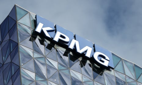 AI News 14/06/2026: KPMG rút báo cáo vì AI hallucination và 42 bang Mỹ mở điều tra phối hợp nhắm vào OpenAI